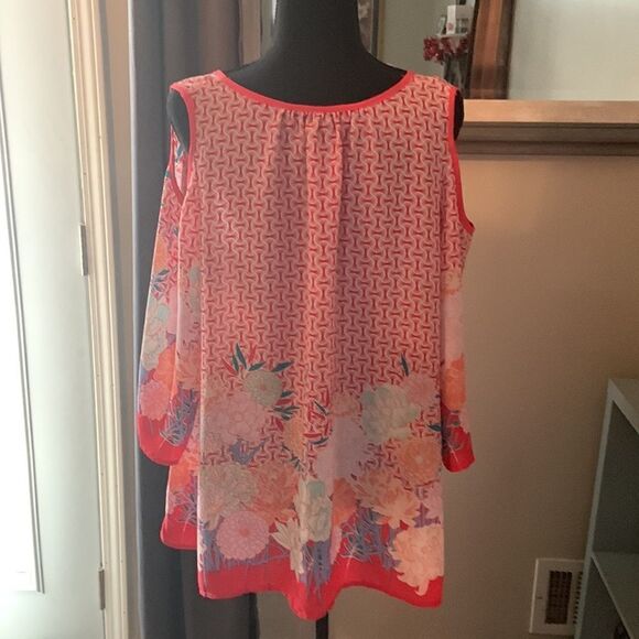 Bobeau cold  shoulder bell sleeve flower pattern XL blouse preloved ❤️ - Picture 13 of 13
